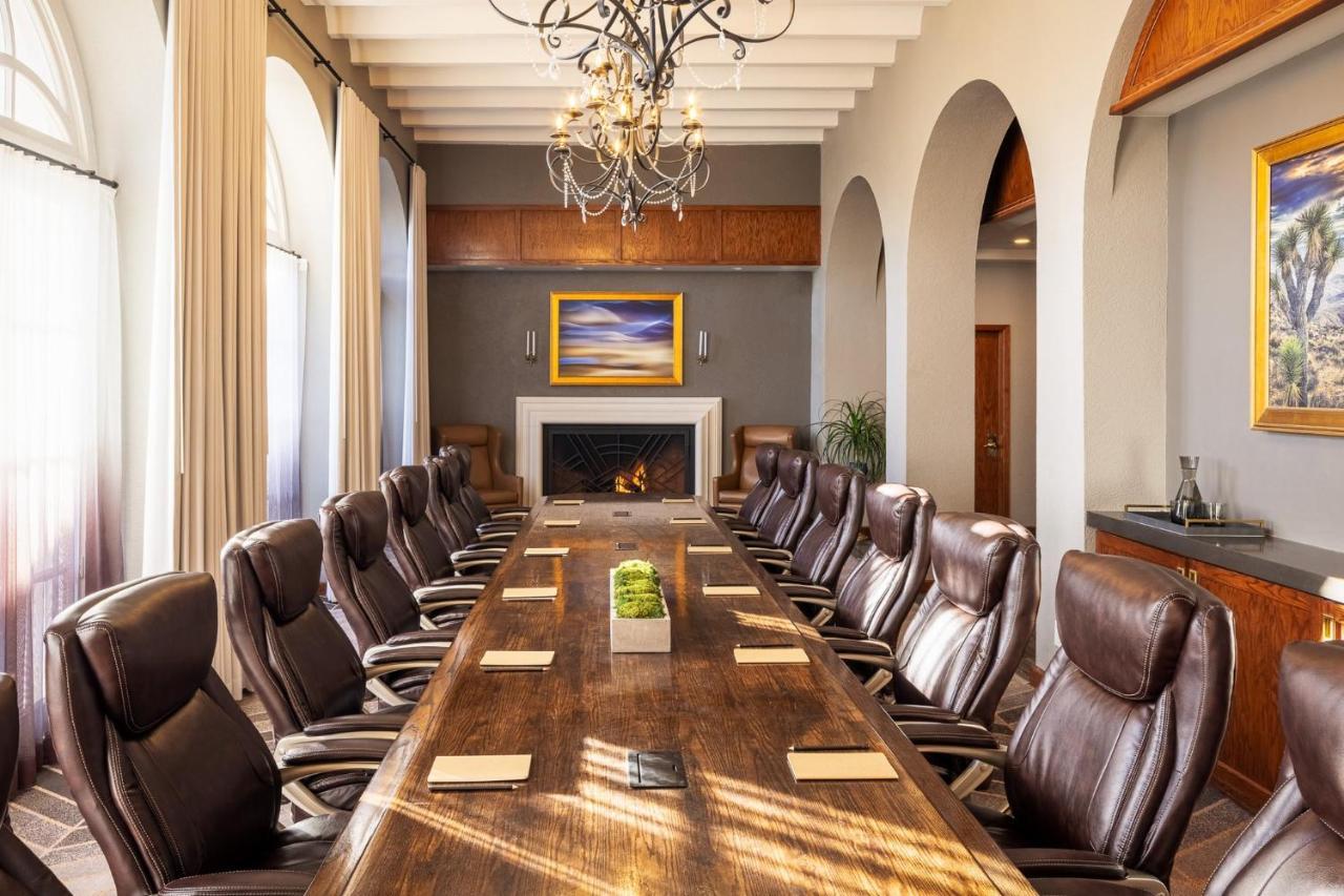 Crowne Plaza Phoenix - Chandler Golf Resort By Ihg Εξωτερικό φωτογραφία